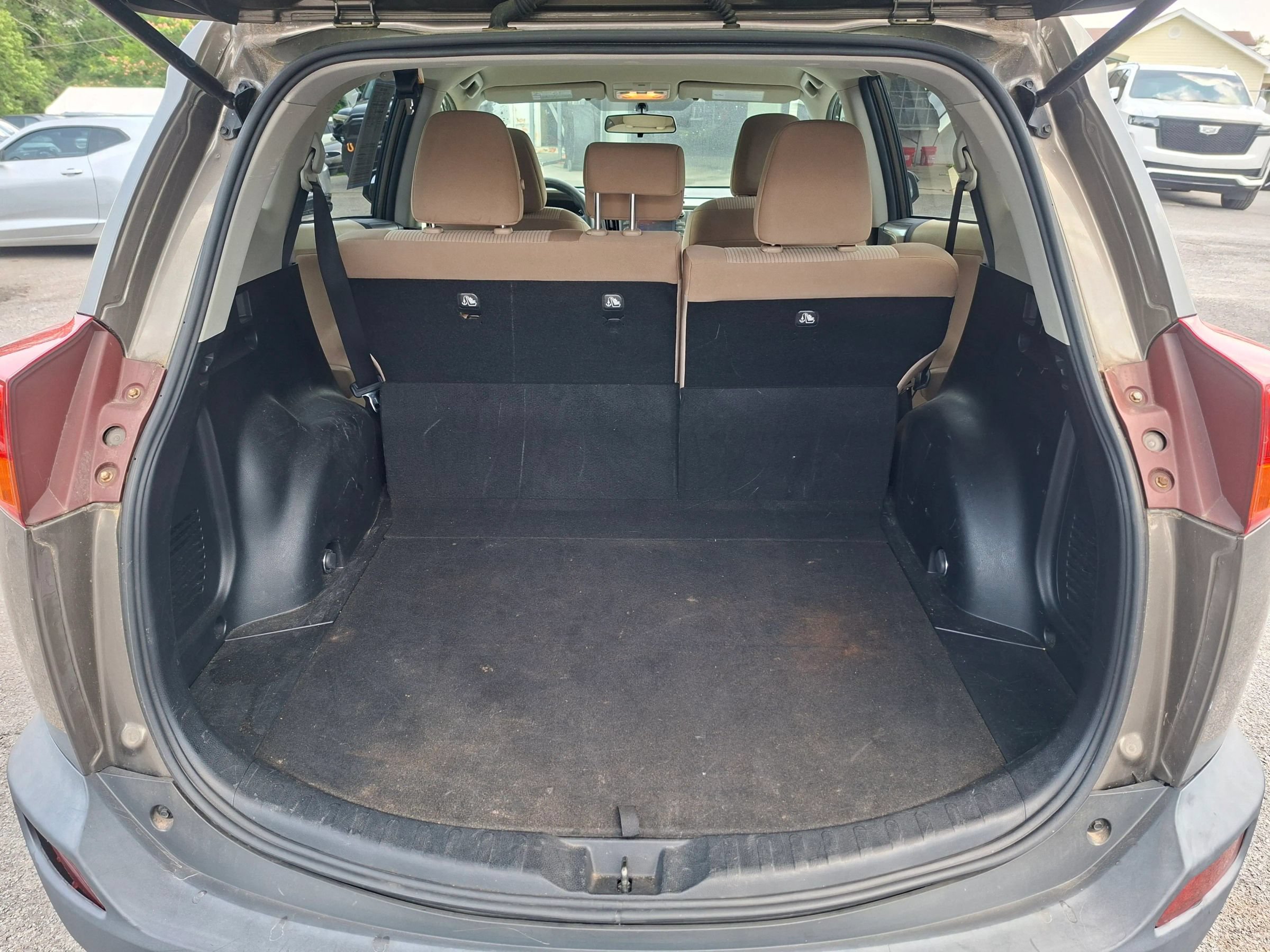 Used 2013 Toyota RAV4 LE FWD image 11