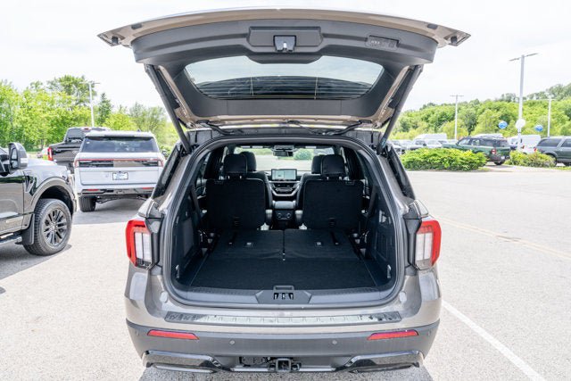 New 2026 Ford Explorer ST-Line w/ ST-Line Street Pack AWD/4WD image 8