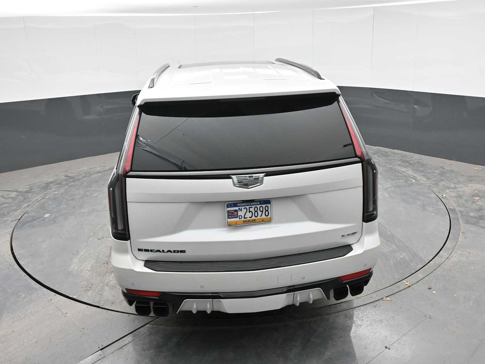 Used 2024 Cadillac Escalade V w/ LPO, ONYX Package AWD/4WD image 21