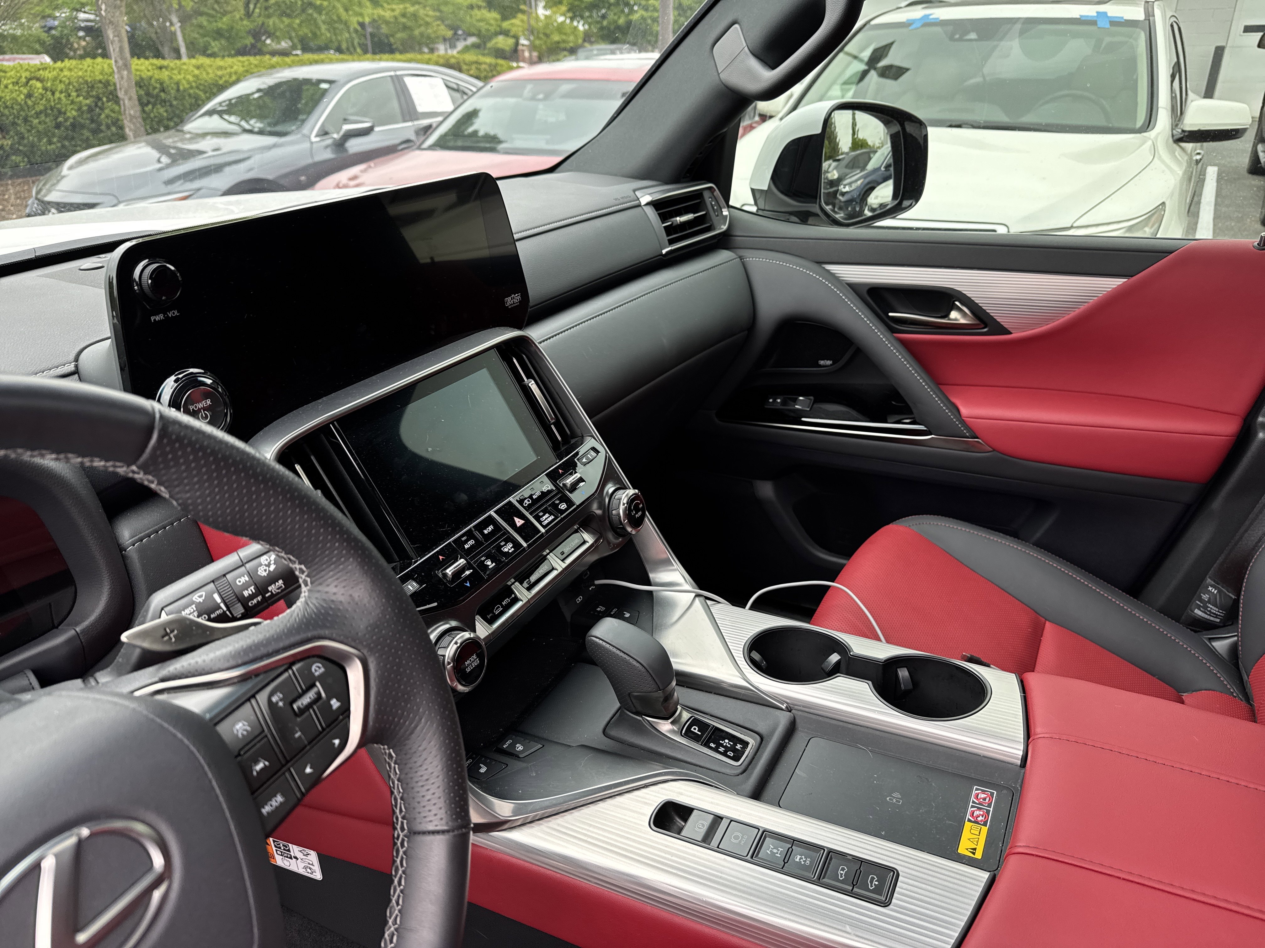Used 2025 Lexus LX 700h F Sport w/ Accessory Package (Z1) AWD/4WD image 8