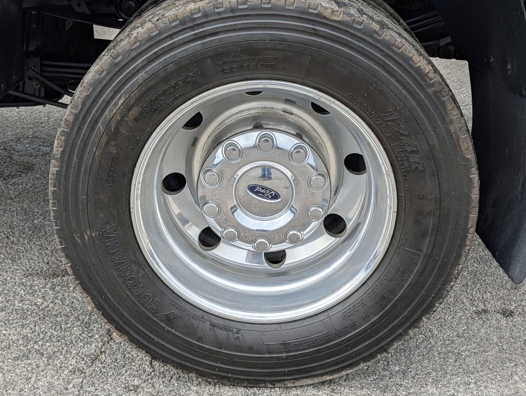 Used 2021 Ford F450 Platinum w/ FX4 Off-Road Package AWD/4WD image 9