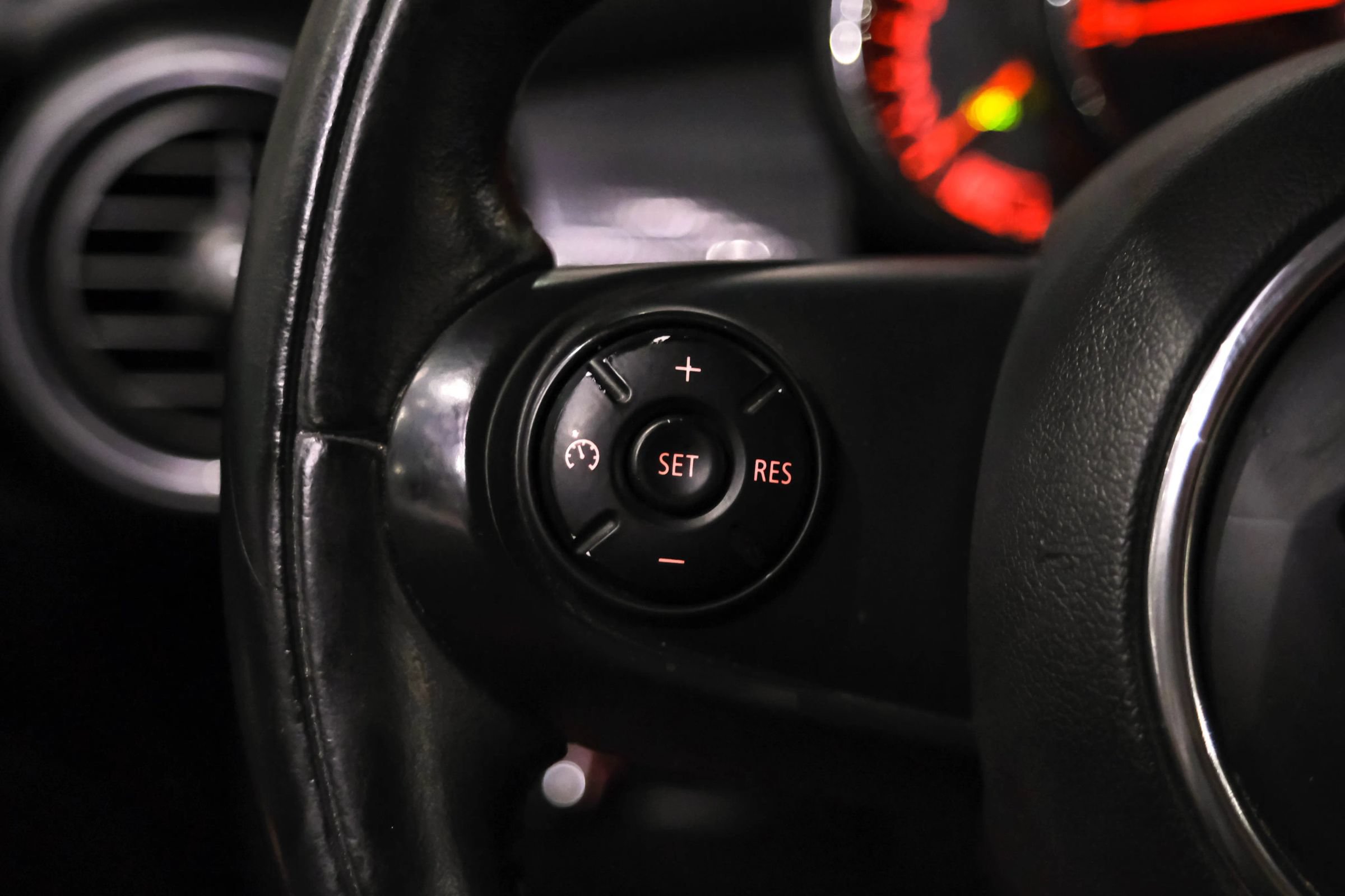 Used 2014 MINI Cooper 2-Door Hardtop FWD image 13
