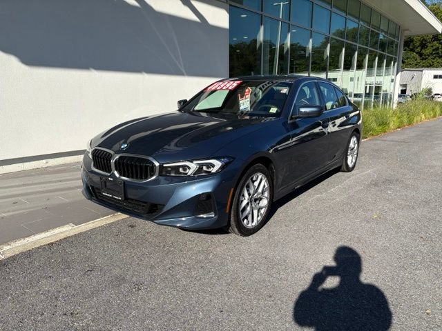 Used 2026 BMW 330i xDrive Sedan w/ Premium Package AWD/4WD image 3