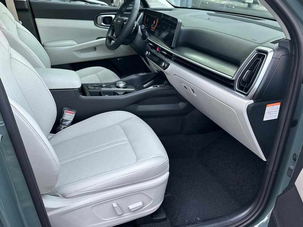 New 2026 Kia Sorento EX w/ EX Premium Package AWD/4WD image 13
