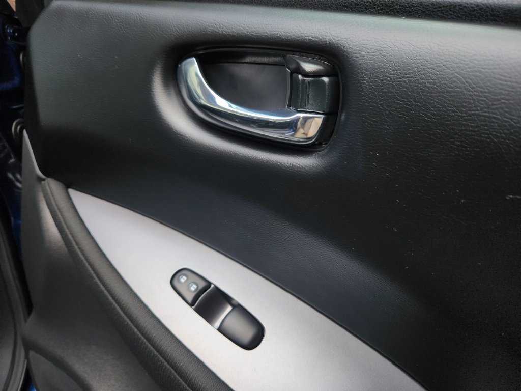 Used 2025 Nissan Leaf S FWD image 15