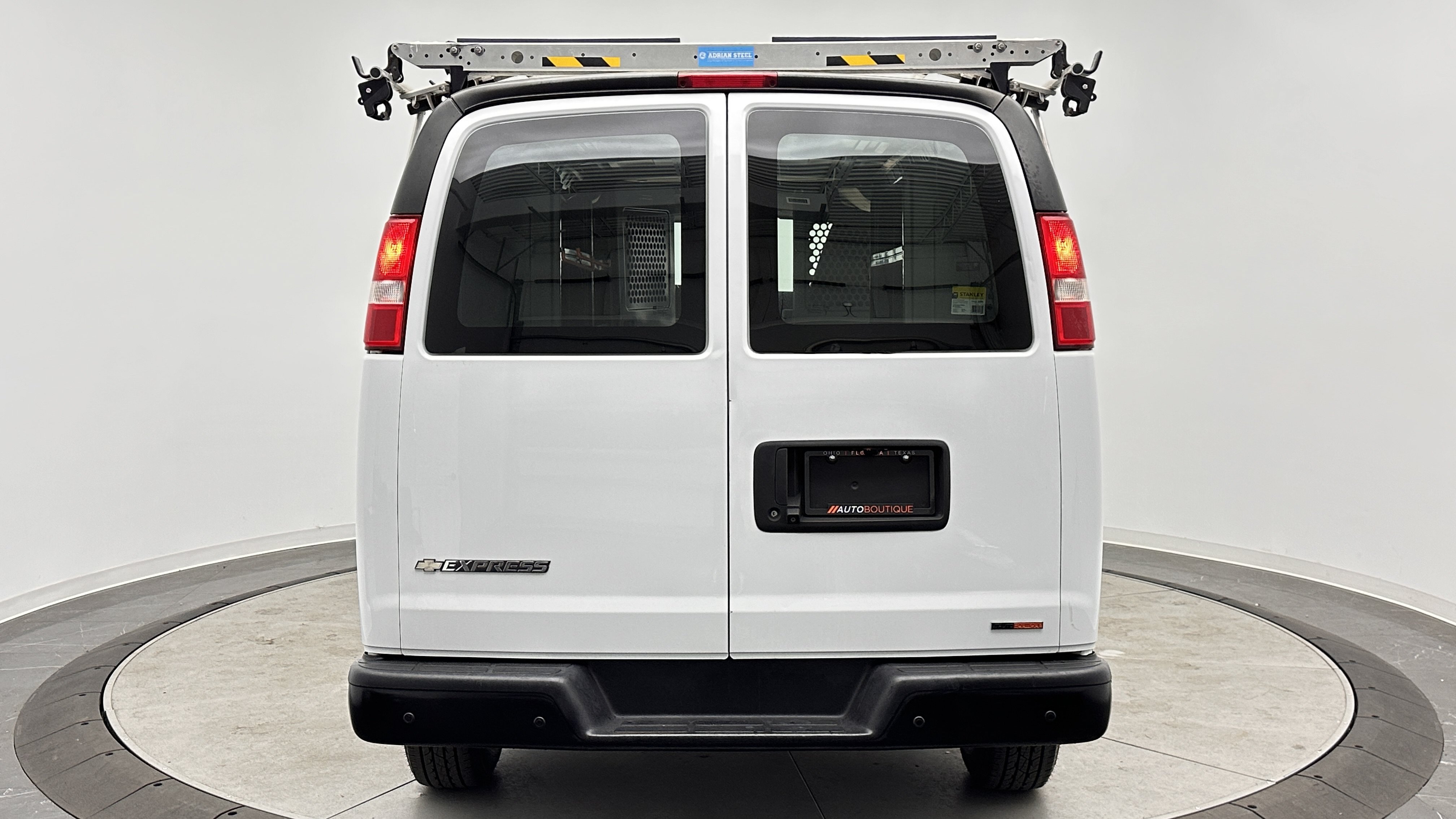 Used 2022 Chevrolet Express 2500 w/ Driver Convenience Package RWD image 6