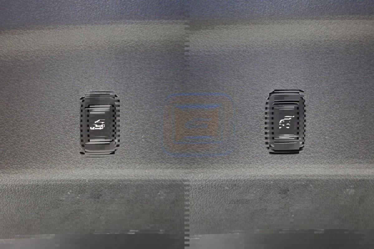 Used 2022 Cadillac Escalade ESV Sport Platinum w/ Heavy-Duty Trailer Package image 49