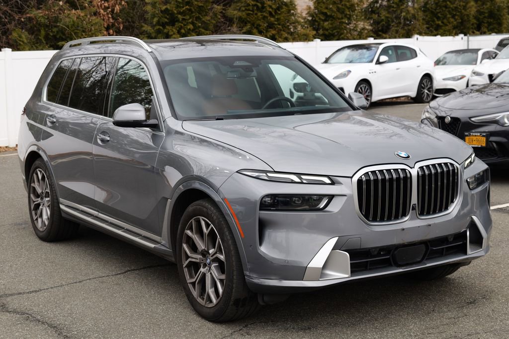 Used 2023 BMW X7 xDrive40i w/ Premium Package image 9