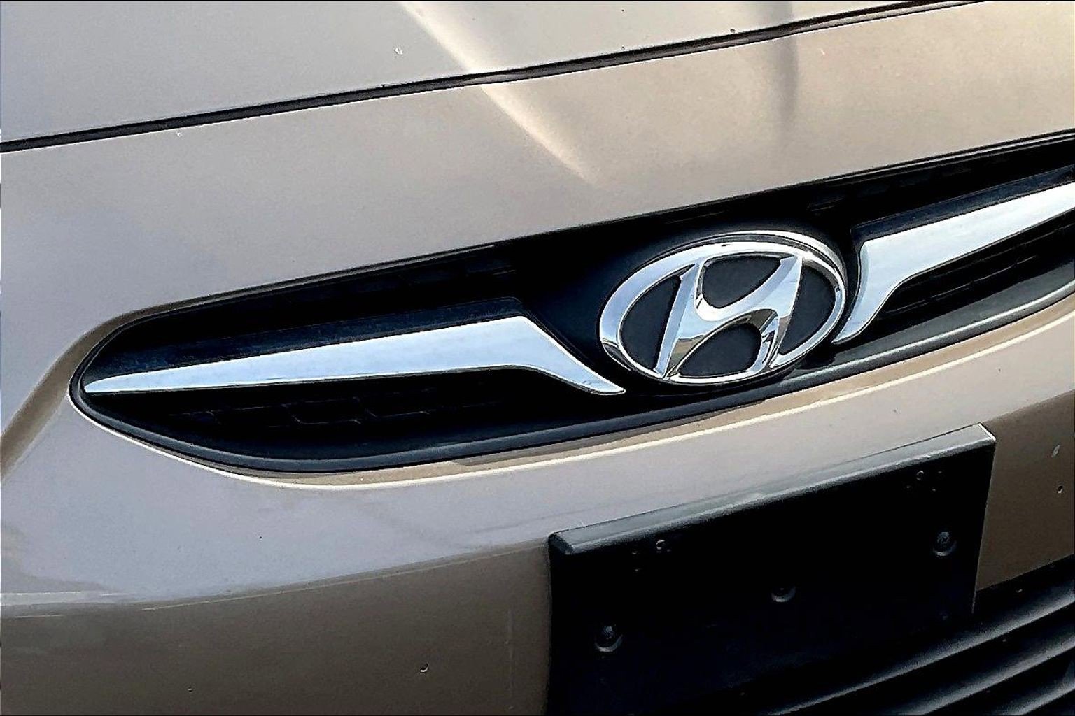 Used 2012 Hyundai Accent SE image 31