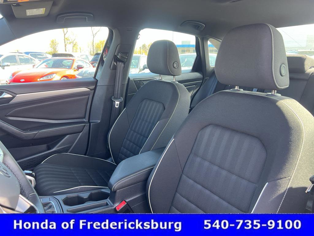 Used 2024 Volkswagen Jetta Sport image 14