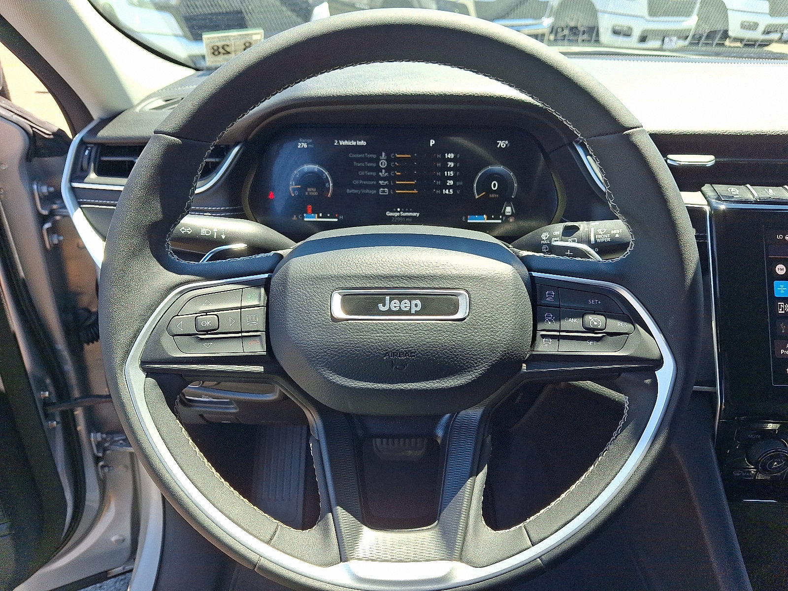 Used 2023 Jeep Grand Cherokee Laredo w/ Luxury Tech Group I AWD/4WD image 19
