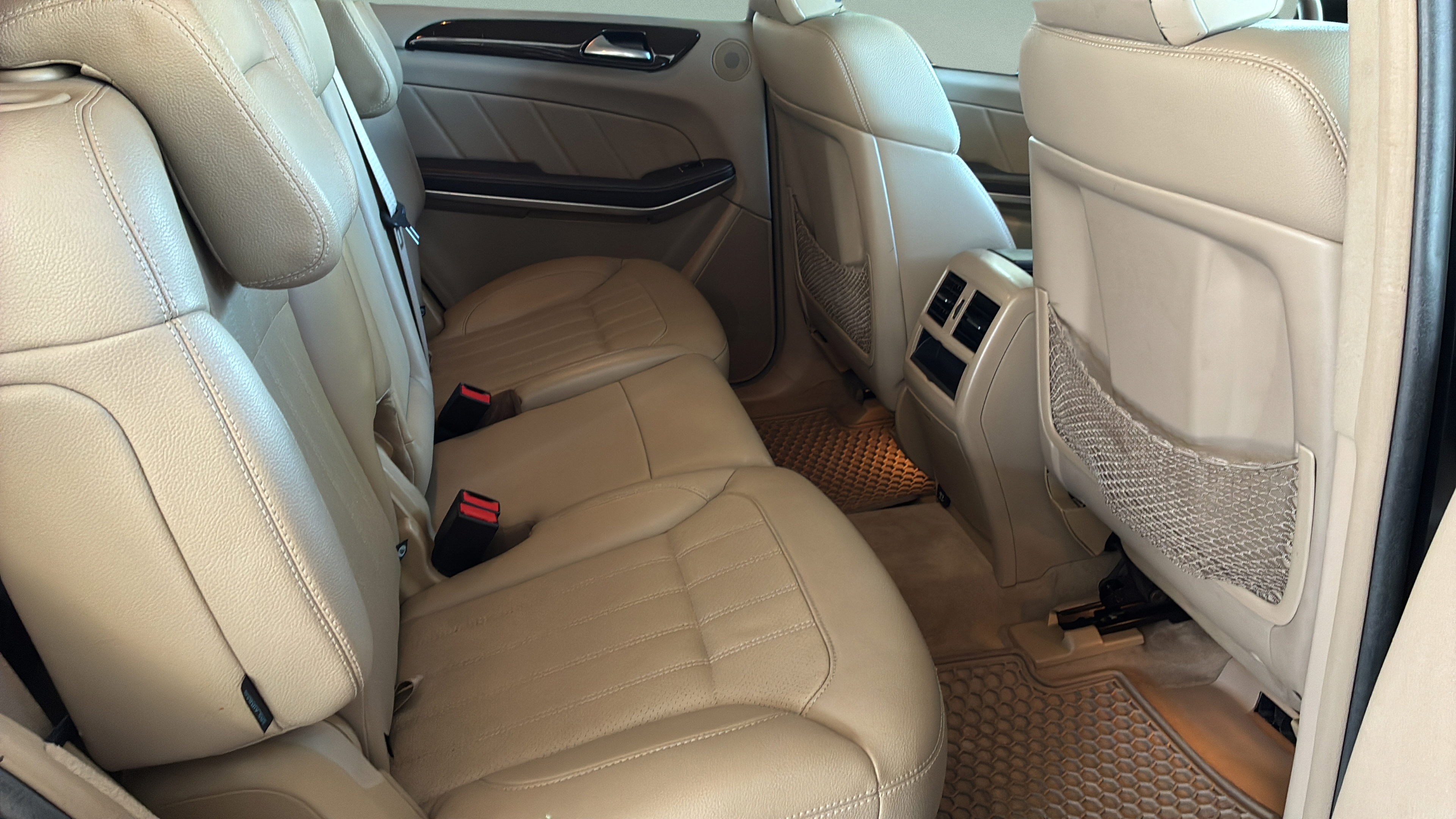 Used 2014 Mercedes-Benz GL 450 4MATIC image 24