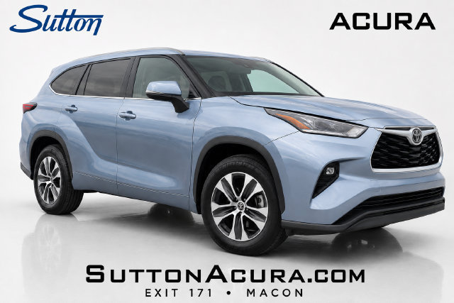 Used 2023 Toyota Highlander XLE FWD image 1