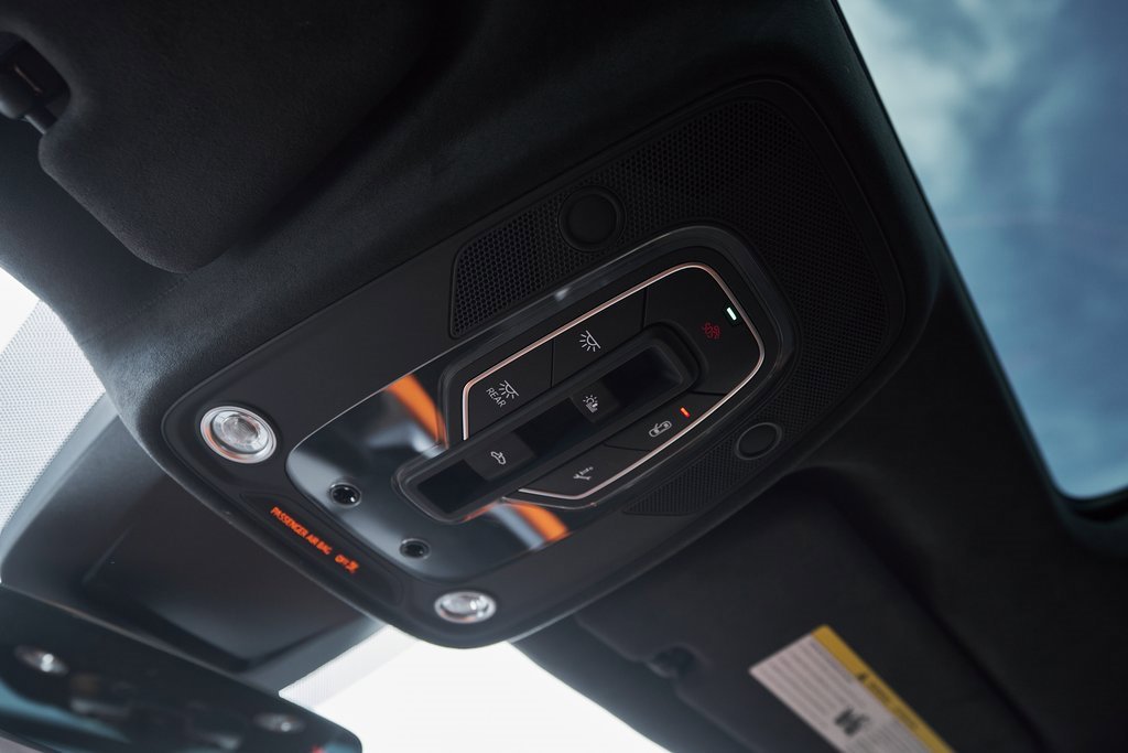 Used 2025 Lamborghini Urus SE image 81