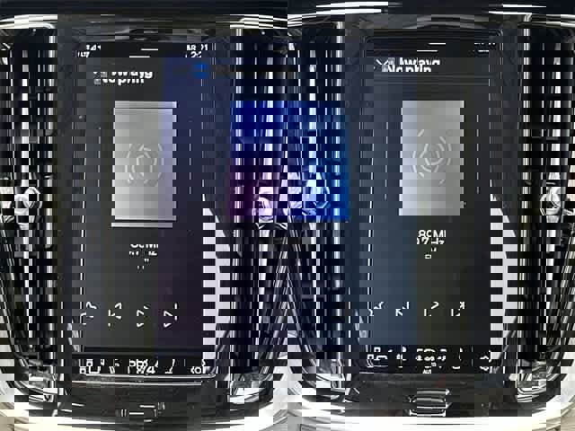 Used 2024 Volvo S60 B5 Plus image 12