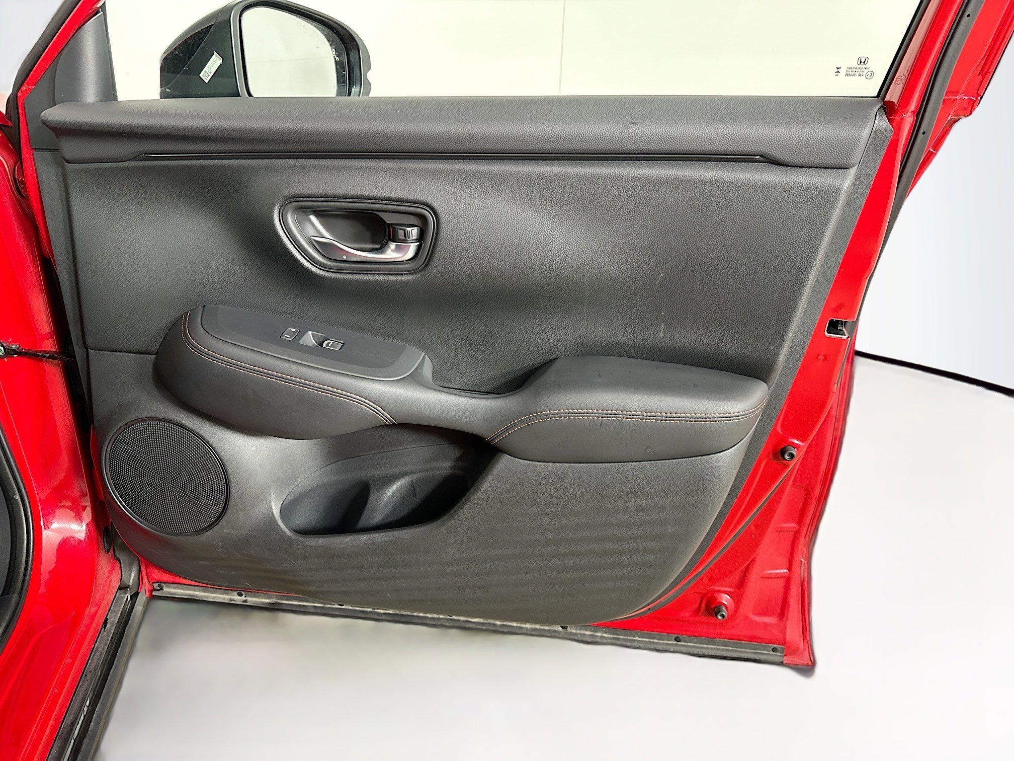 Used 2025 Honda HR-V Sport image 30