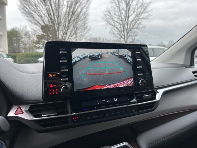 Used 2024 Toyota Sienna XLE image 25