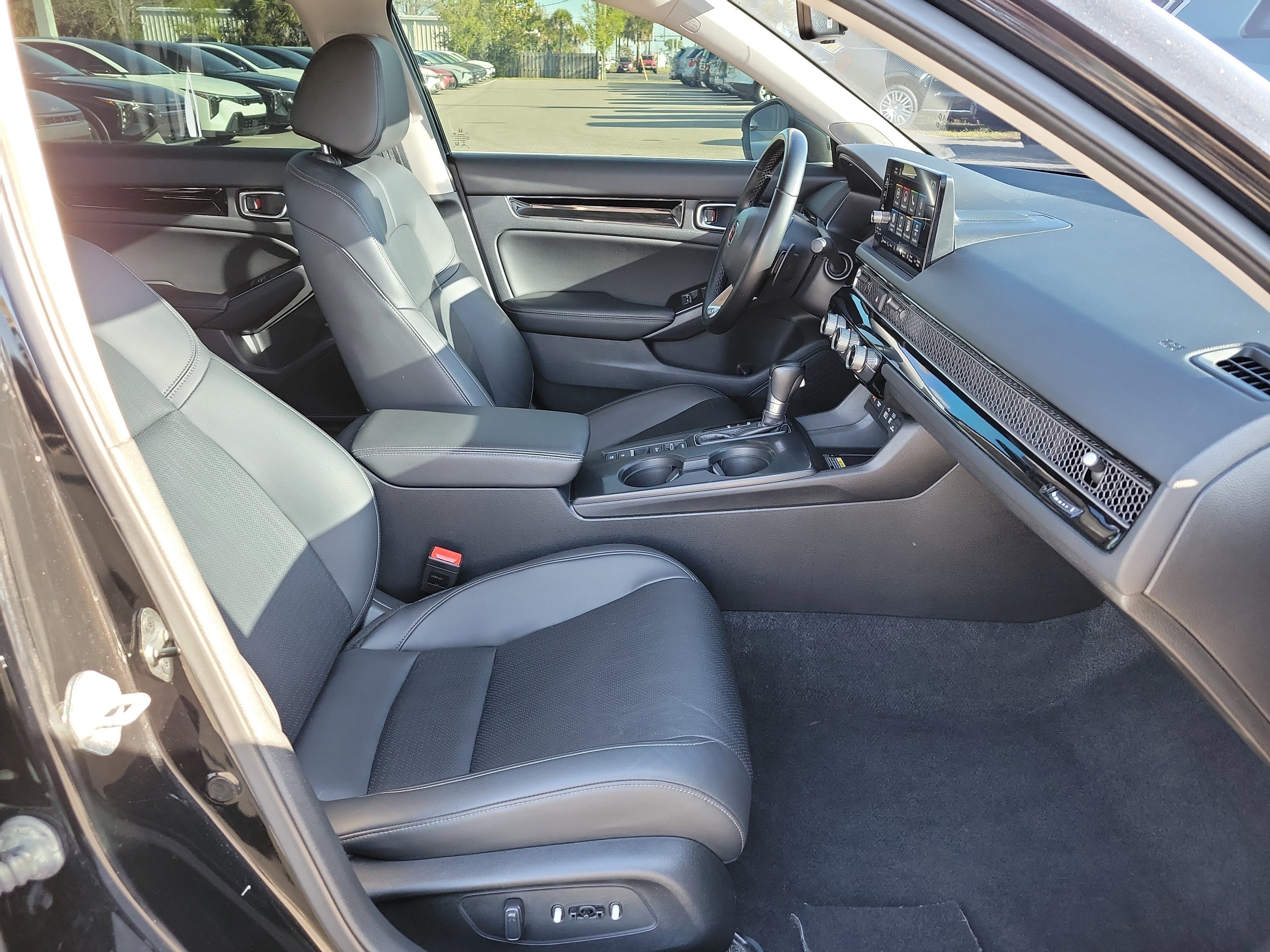 Used 2022 Honda Civic Touring image 7