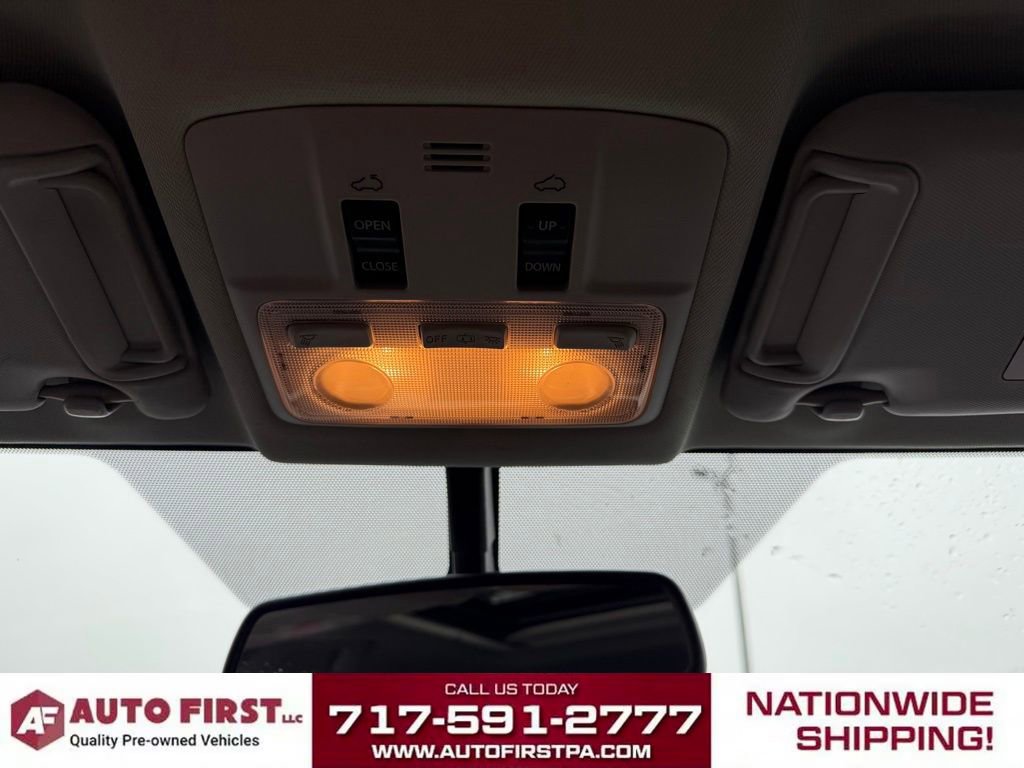 Used 2013 Toyota RAV4 Limited AWD/4WD image 19