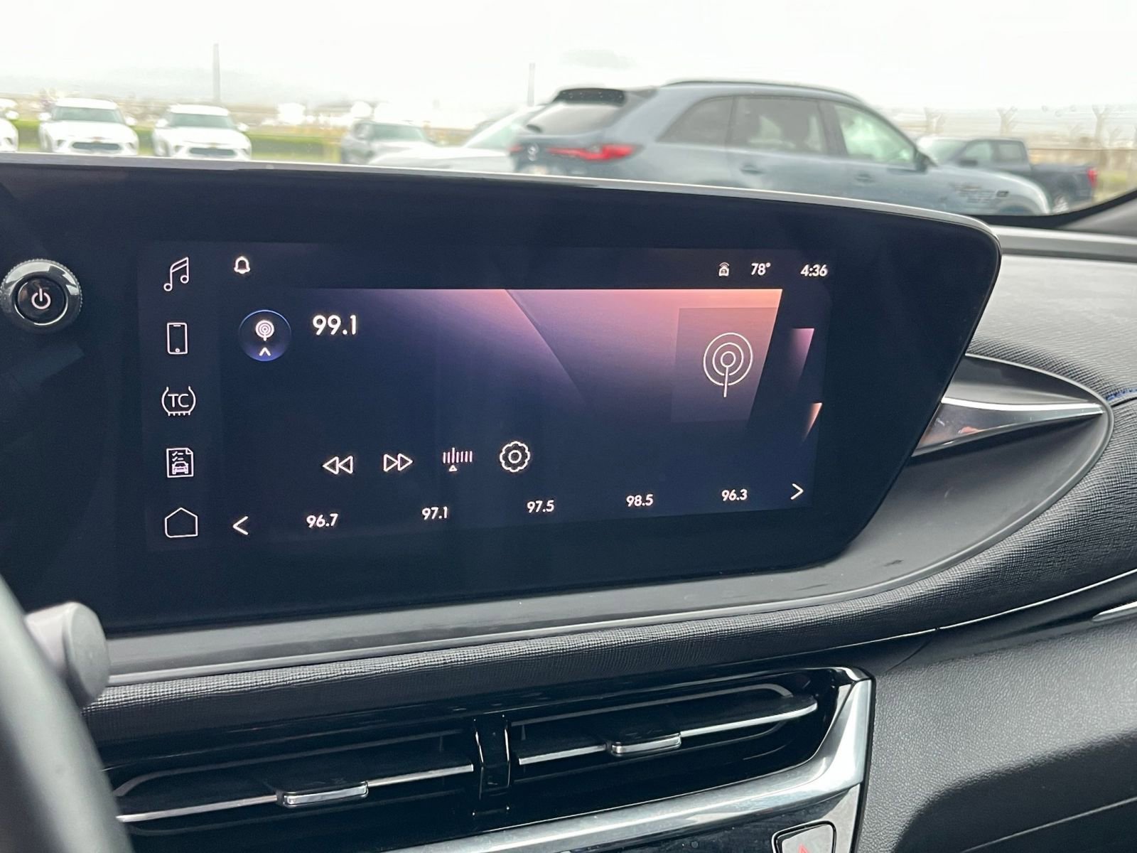 Used 2025 Buick Envista Sport Touring image 20