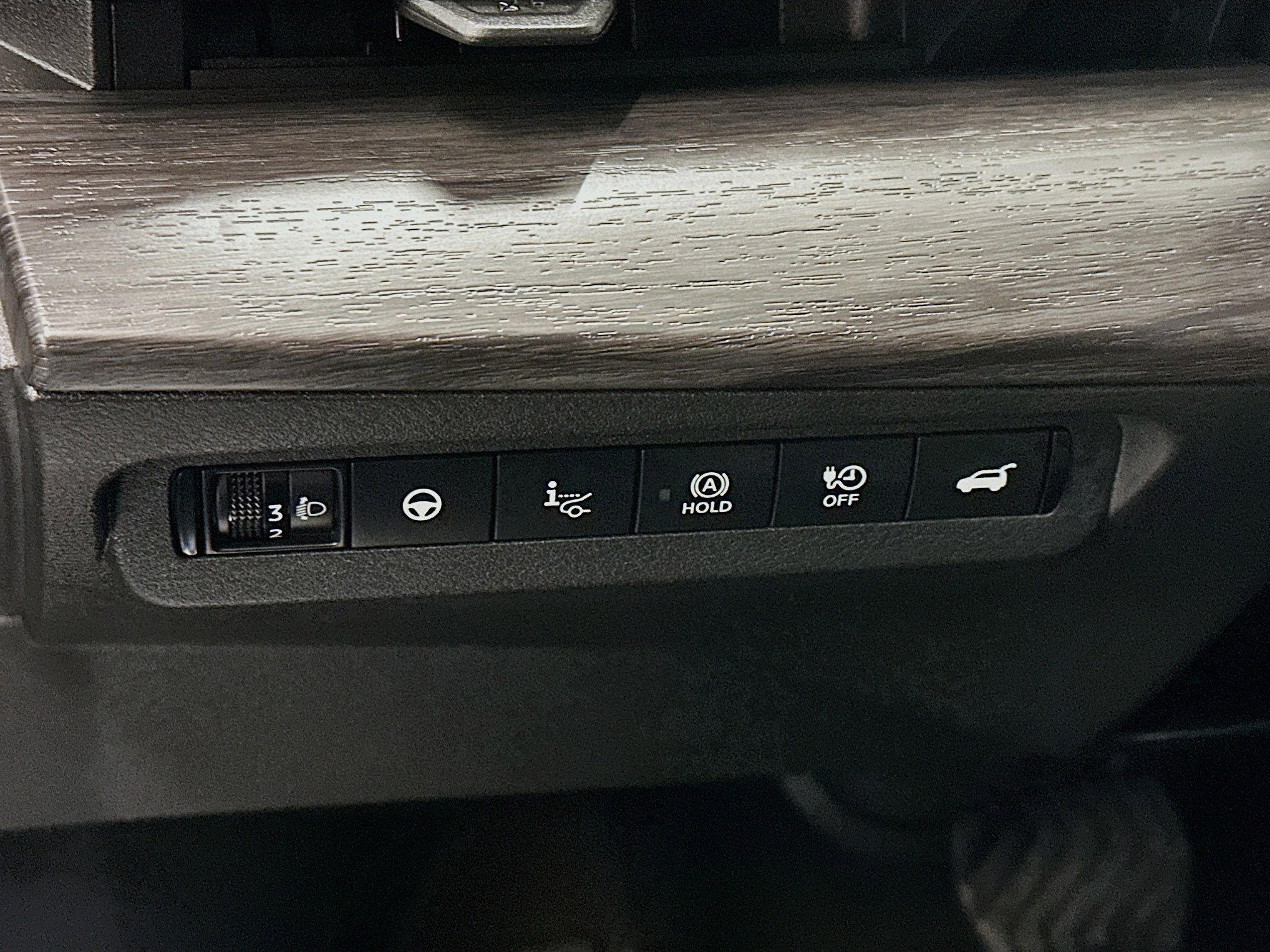 Used 2024 Nissan Ariya AWD image 17