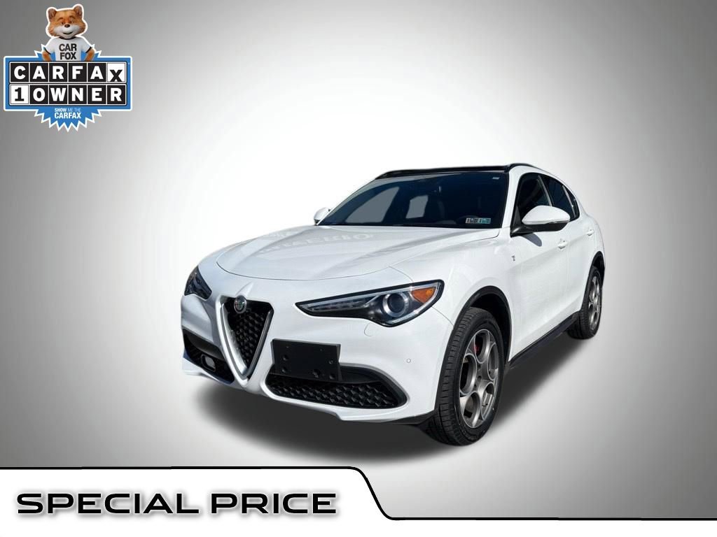 Used 2023 Alfa Romeo Stelvio Ti image 1
