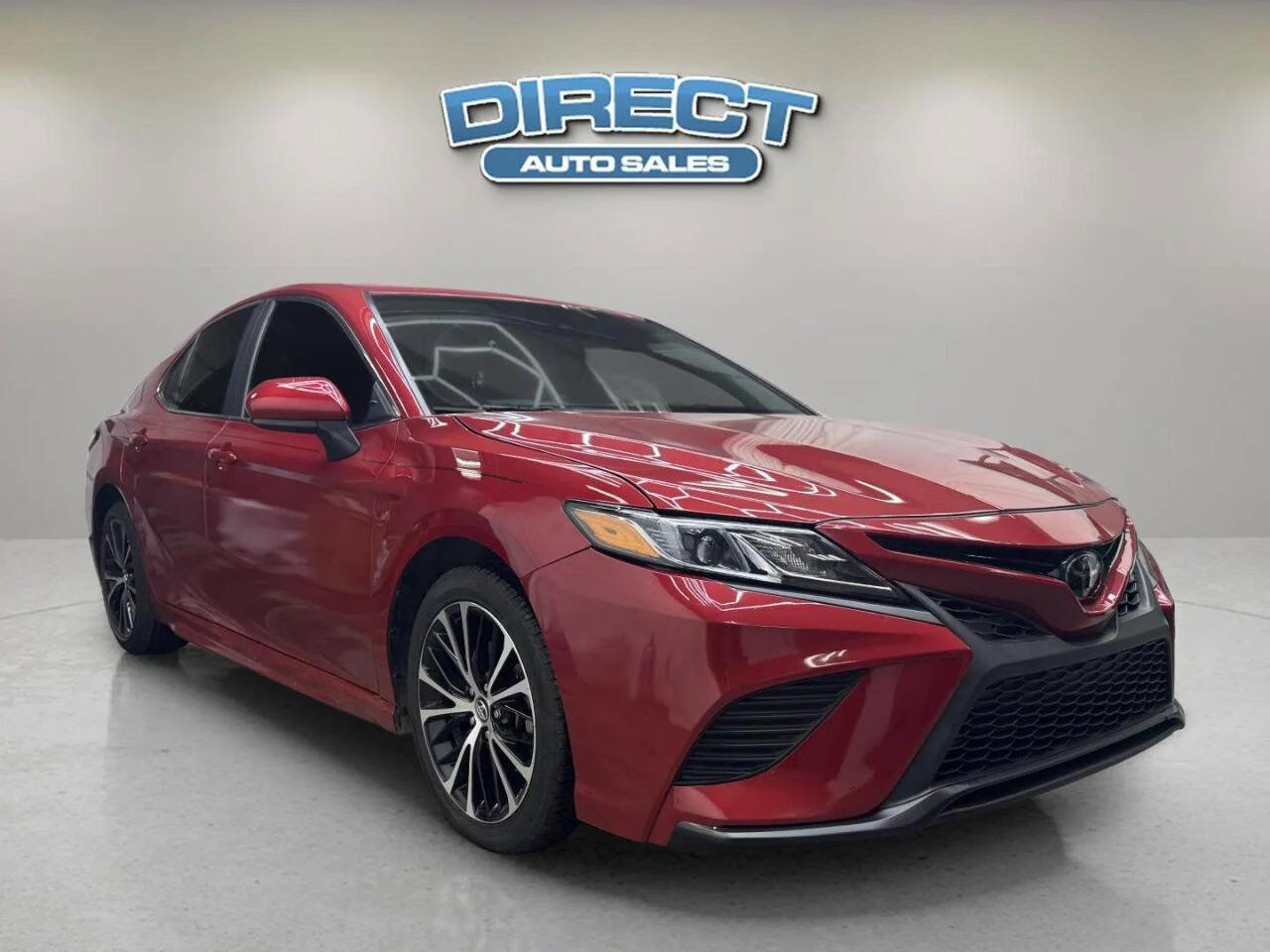 Used 2020 Toyota Camry SE image 1