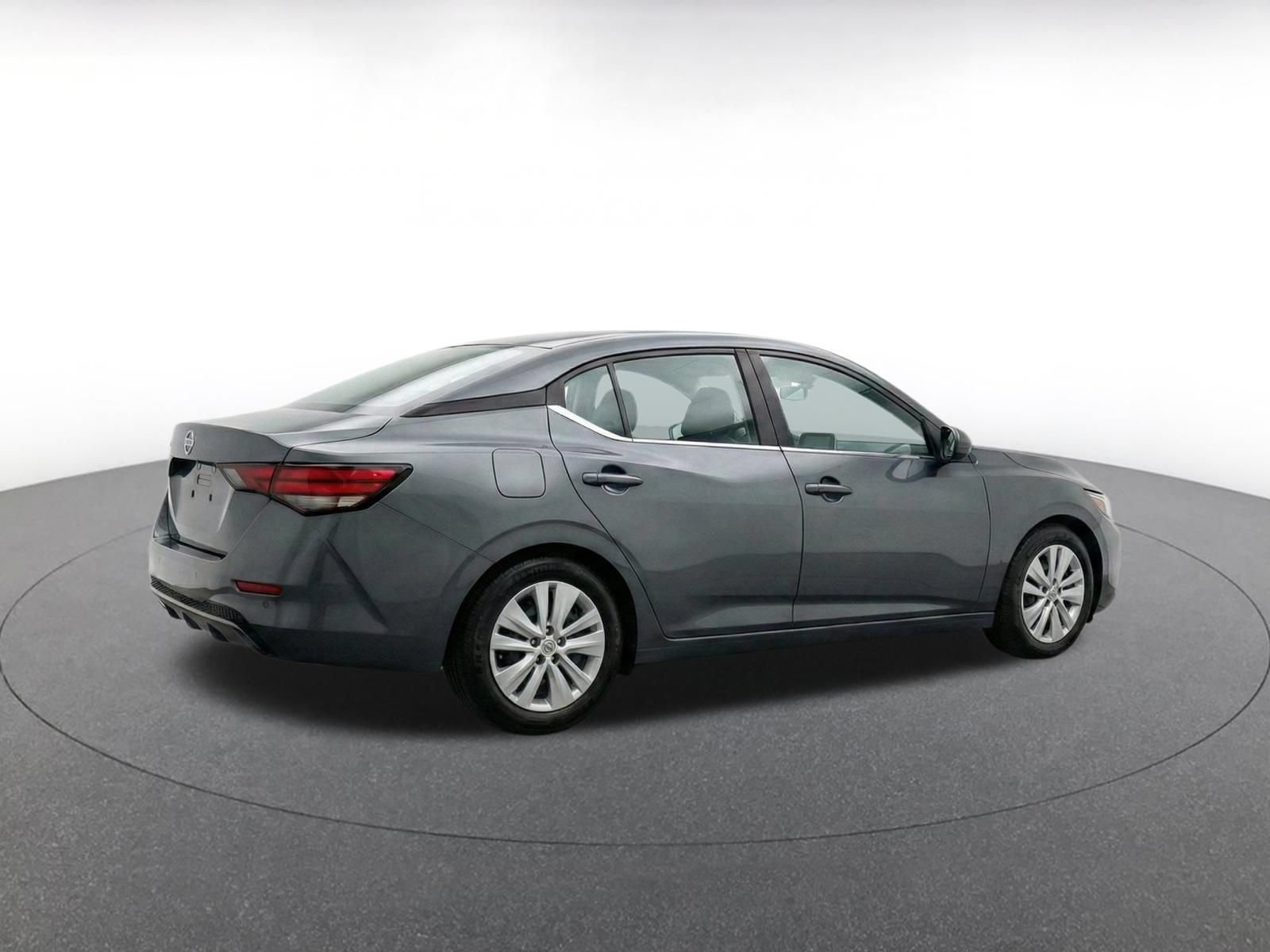 Used 2025 Nissan Sentra S FWD image 11