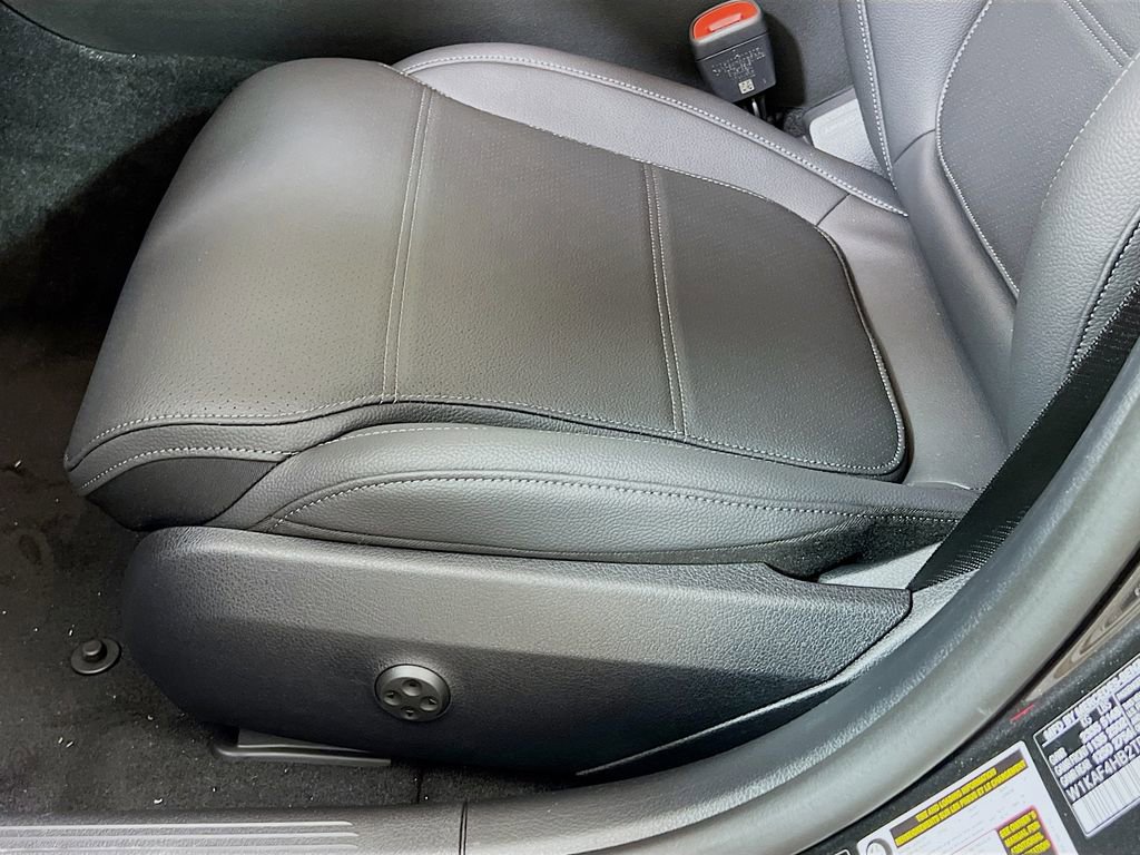 Used 2026 Mercedes-Benz C 300 4MATIC Sedan image 23