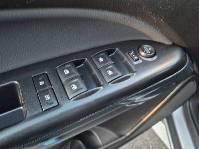 Used 2015 Chevrolet Colorado Z71 AWD/4WD image 13