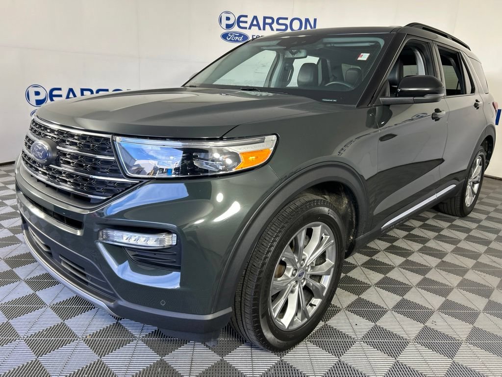 Used 2024 Ford Explorer XLT w/ Equipment Group 202A AWD/4WD image 1