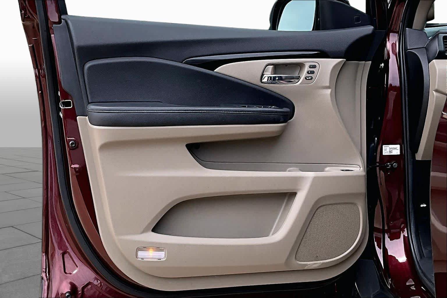 Used 2022 Honda Pilot Touring image 22