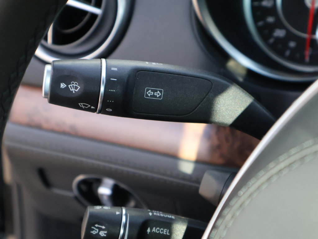 Certified 2020 Mercedes-Benz SL 550 image 36