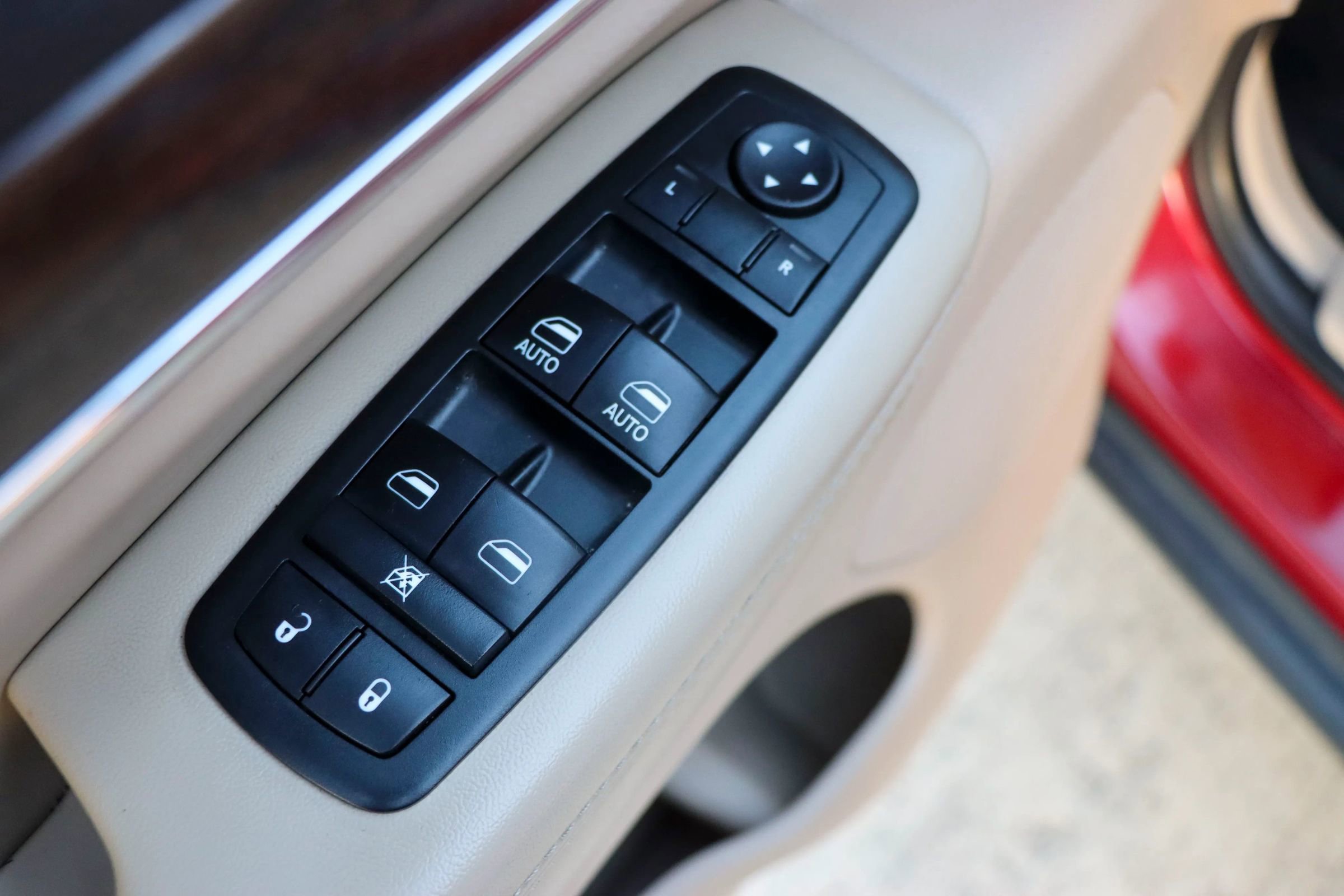 Used 2014 Jeep Grand Cherokee Limited image 13