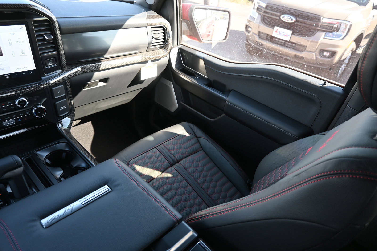 New 2025 Ford F150 Lariat w/ Equipment Group 502A High image 35