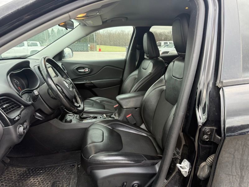 Used 2020 Jeep Cherokee Latitude Plus image 10