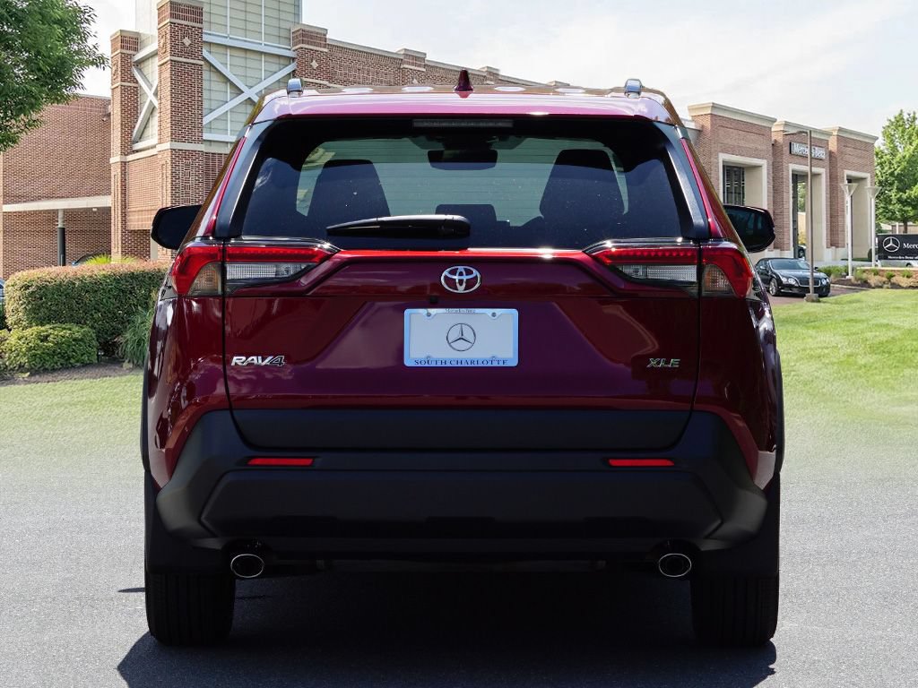 Used 2025 Toyota RAV4 XLE w/ Convenience Package FWD image 5