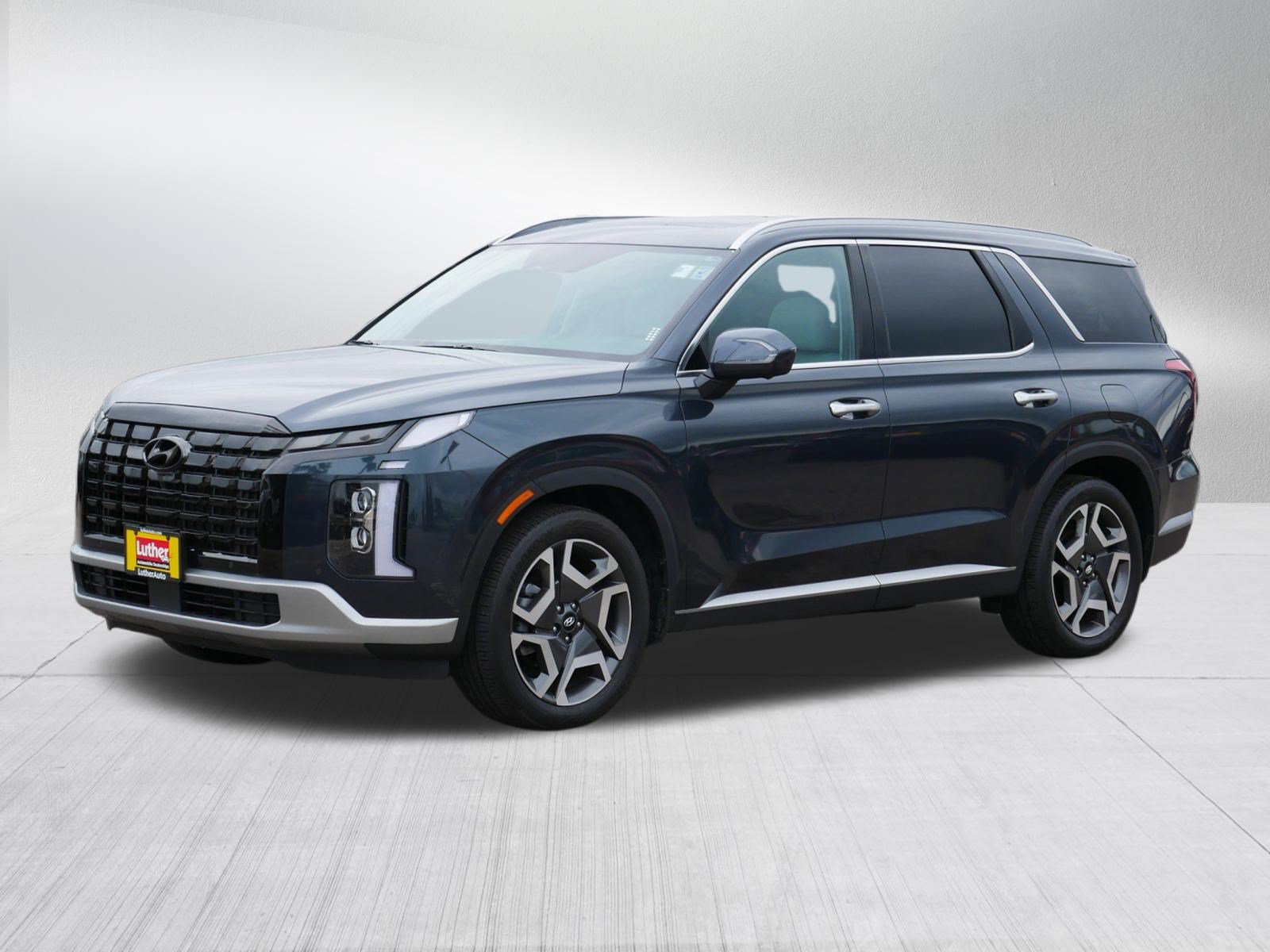 Used 2024 Hyundai Palisade SEL AWD/4WD image 3