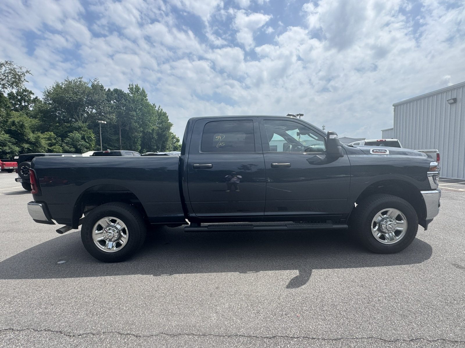 Used 2025 RAM 2500 Tradesman AWD/4WD image 4