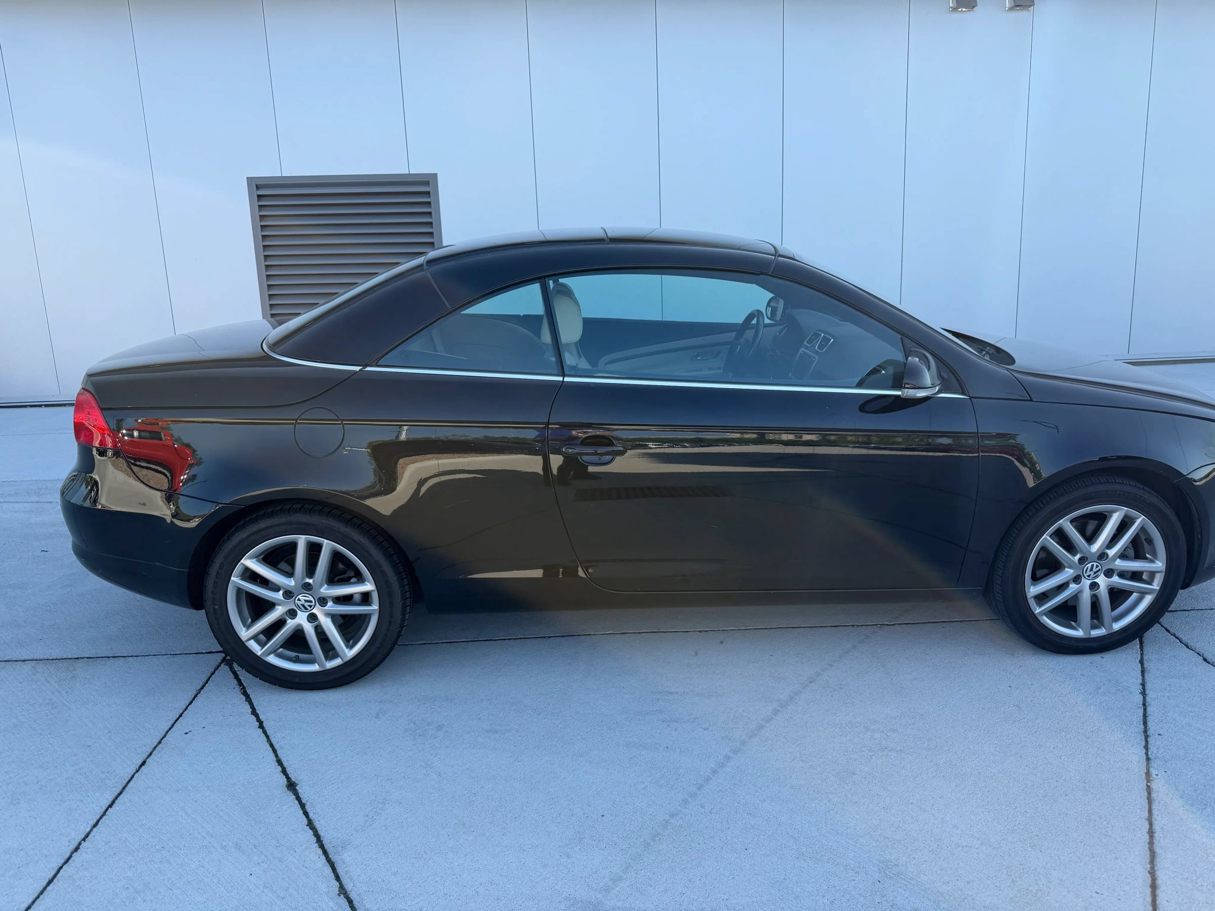 Used 2008 Volkswagen Eos Lux FWD image 5