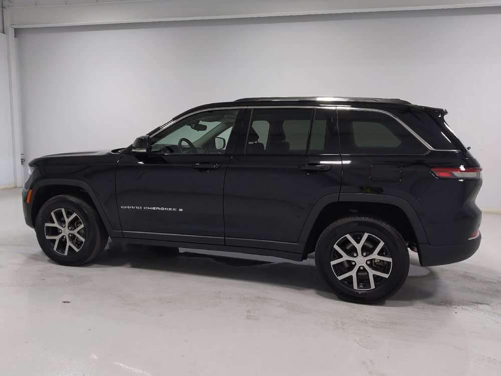 Used 2023 Jeep Grand Cherokee Limited w/ Trailer Tow Package AWD/4WD image 3