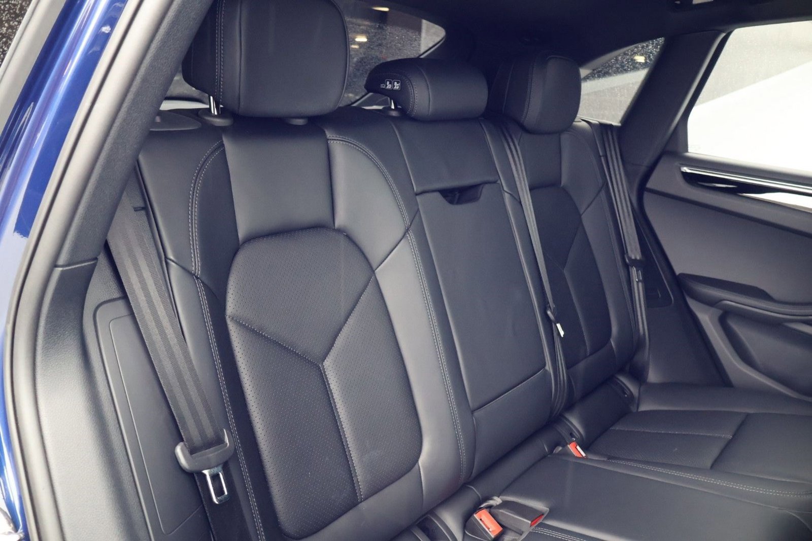 Certified 2025 Porsche Macan image 23