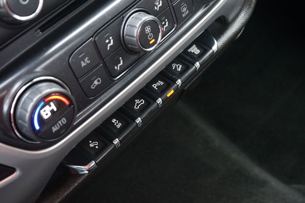 Used 2016 GMC Sierra 2500 SLT w/ Duramax Plus Package image 22