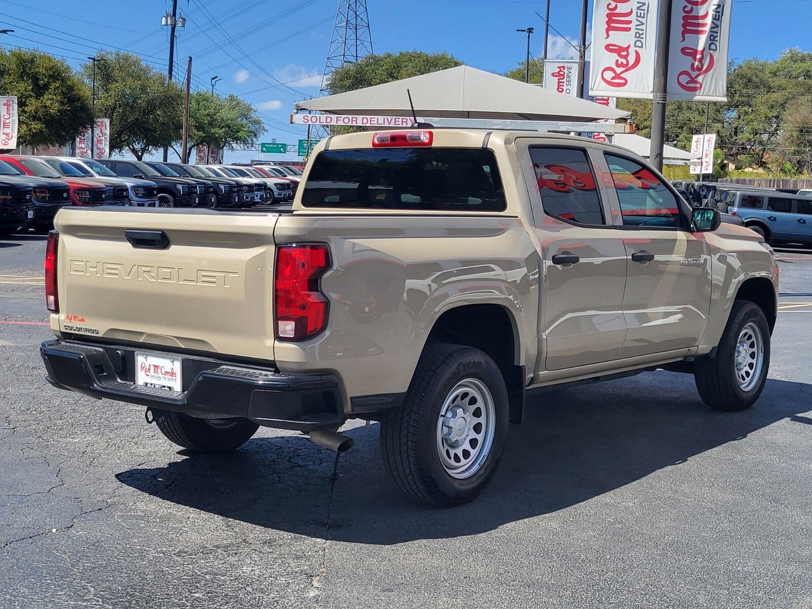 Used 2024 Chevrolet Colorado W/T image 4