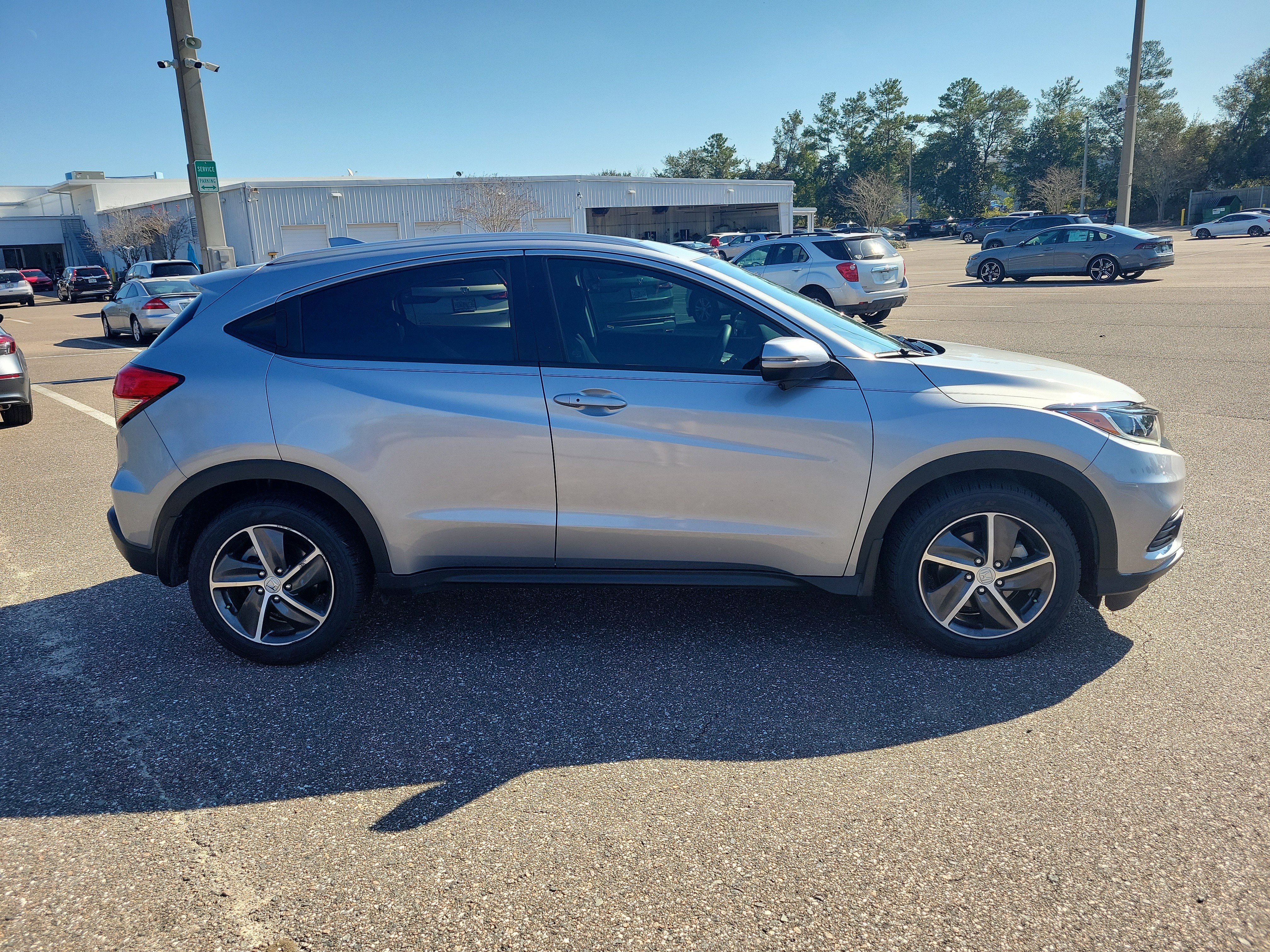 Used 2022 Honda HR-V EX image 7