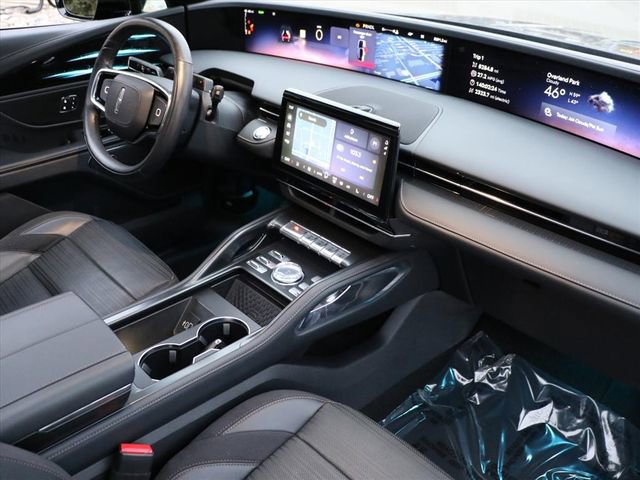 Used 2024 Lincoln Nautilus Reserve w/ Equipment Group 202A image 11