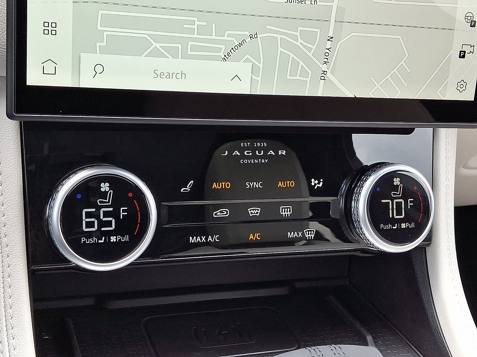 Certified 2025 Jaguar F-PACE R-Dynamic S image 16