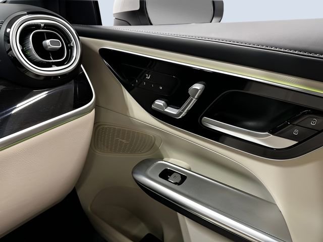 Used 2026 Mercedes-Benz GLC 300 4MATIC image 15