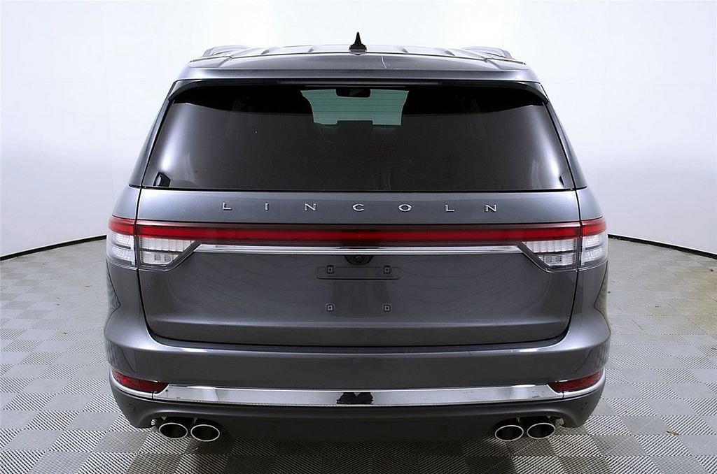 Used 2023 Lincoln Aviator Reserve w/ Equipment Group 201A image 11
