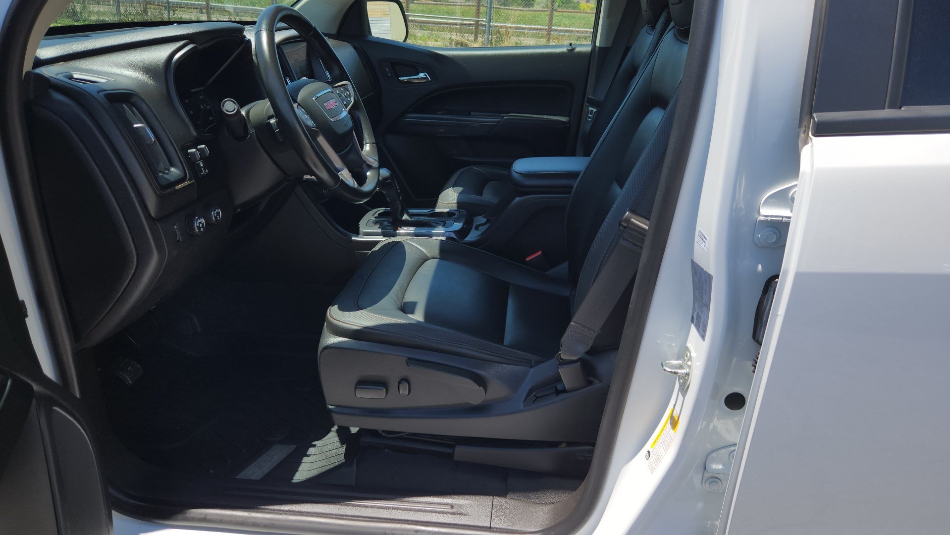 Used 2021 GMC Canyon AT4 w/ Driver Alert Package AWD/4WD image 19